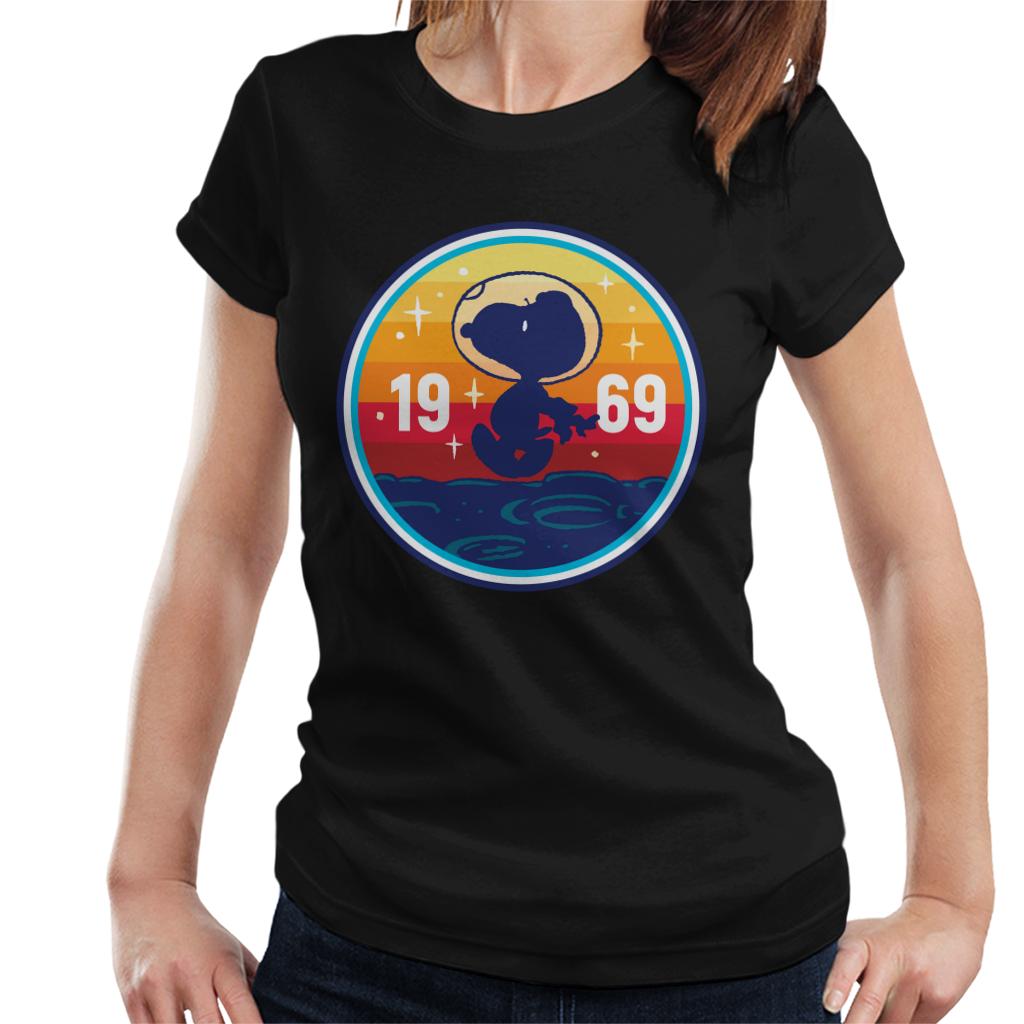 Peanuts-Snoopy-1969-Moon-Landing-Womens-T-Shirt