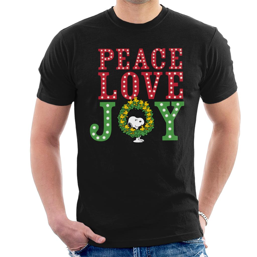 Peanuts-Snoopy-Woodstock-Wreath-Mens-T-Shirt