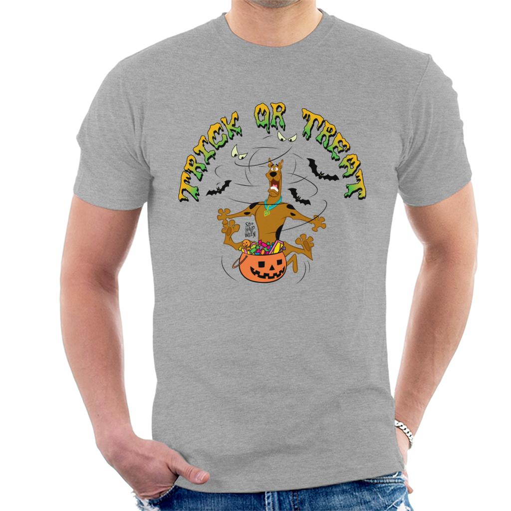 Scooby Doo Halloween Trick Or Treat Terrified Men's T-Shirt-ALL + EVERY