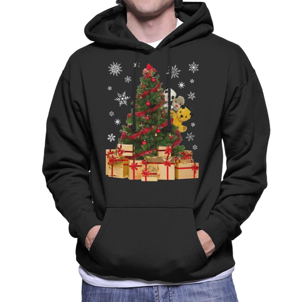 Sooty Christmas Characters Peeking Around Xmas Tree Men's Hooded Sweatshirt-ALL + EVERY