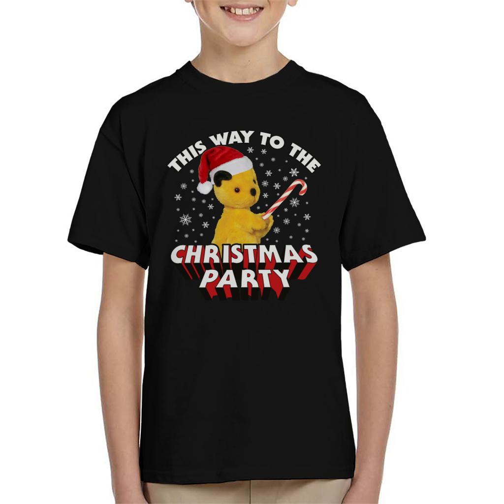 Sooty Christmas This Way To The Christmas Party Kids T-Shirt-ALL + EVERY