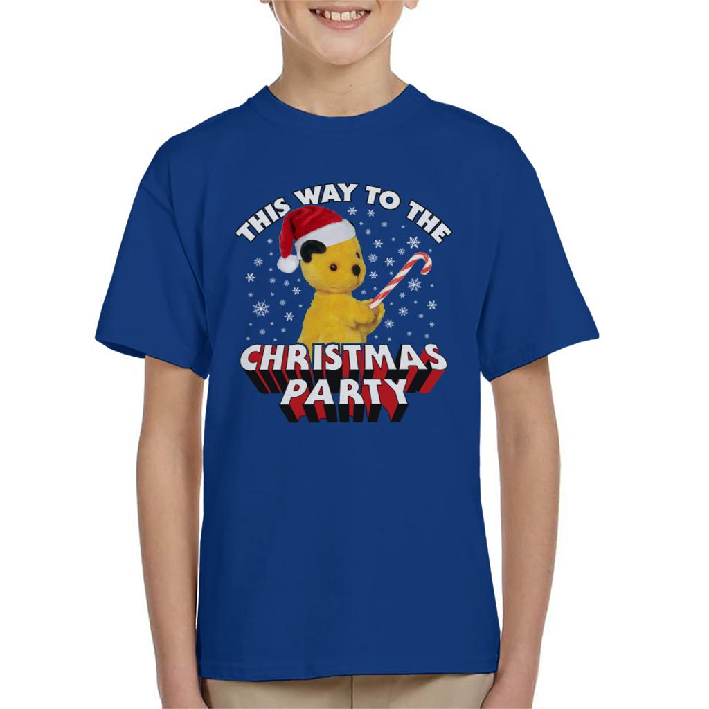 Sooty Christmas This Way To The Christmas Party Kids T-Shirt-ALL + EVERY