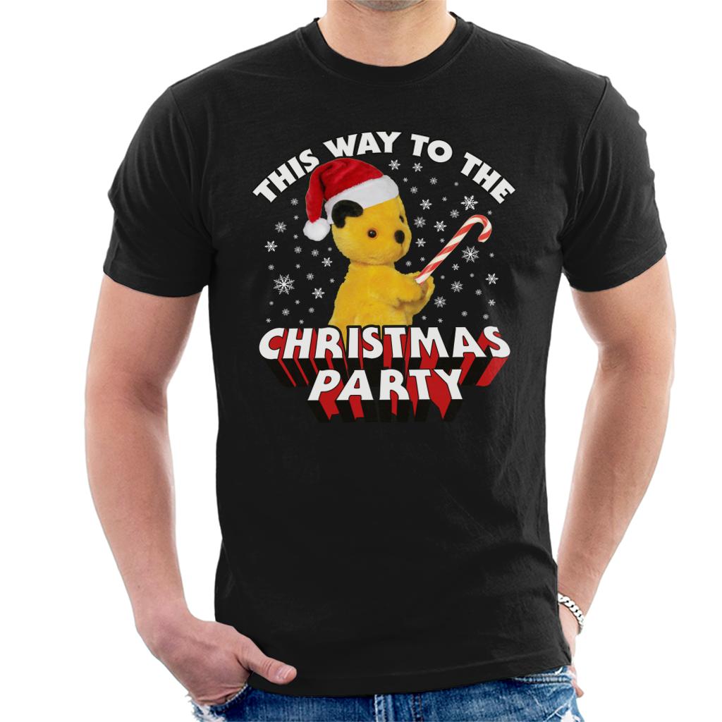 Sooty Christmas This Way To The Christmas Party Men's T-Shirt-ALL + EVERY