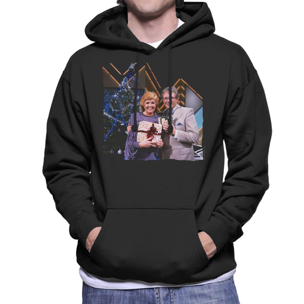 TV Times Cilla Black And Christopher Biggins Christmas 1984 Men's Hooded Sweatshirt