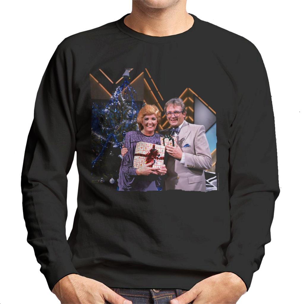 TV Times Cilla Black And Christopher Biggins Christmas 1984 Men's Sweatshirt