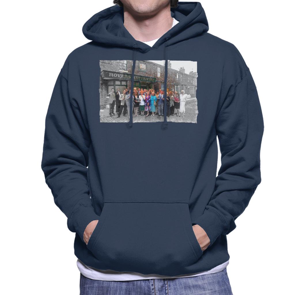 TV Times Cast Of Coronation Street Outside The Rovers Return Men's Hooded Sweatshirt